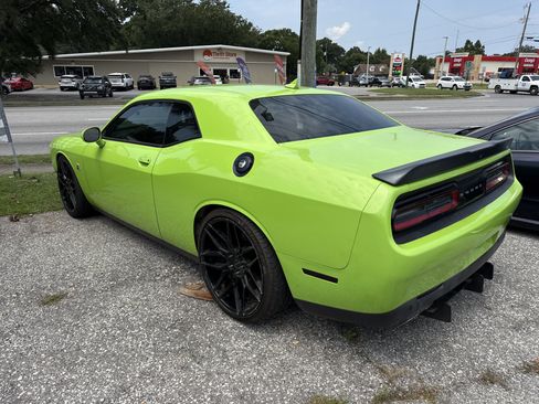 Used 2015 Dodge Challenger R/T Scat Pack RWD image 6