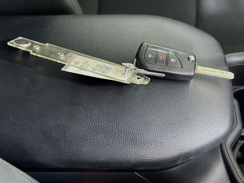 Used 2025 Toyota RAV4 LE FWD image 32
