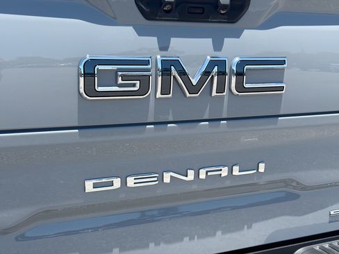 Used 2025 GMC Sierra 1500 Denali Ultimate AWD/4WD image 11