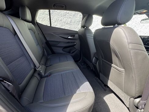 Used 2025 Buick Envista Preferred image 11