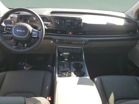 New 2026 Kia Carnival EX FWD image 8