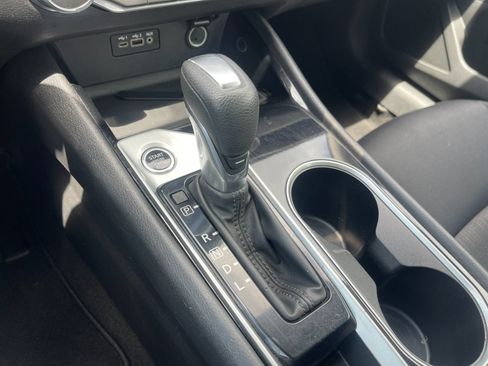 Used 2024 Nissan Altima 2.5 SV FWD image 22