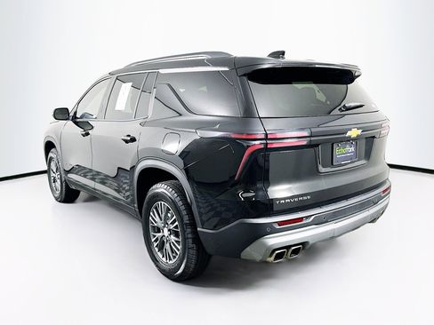 Used 2025 Chevrolet Traverse LT image 5