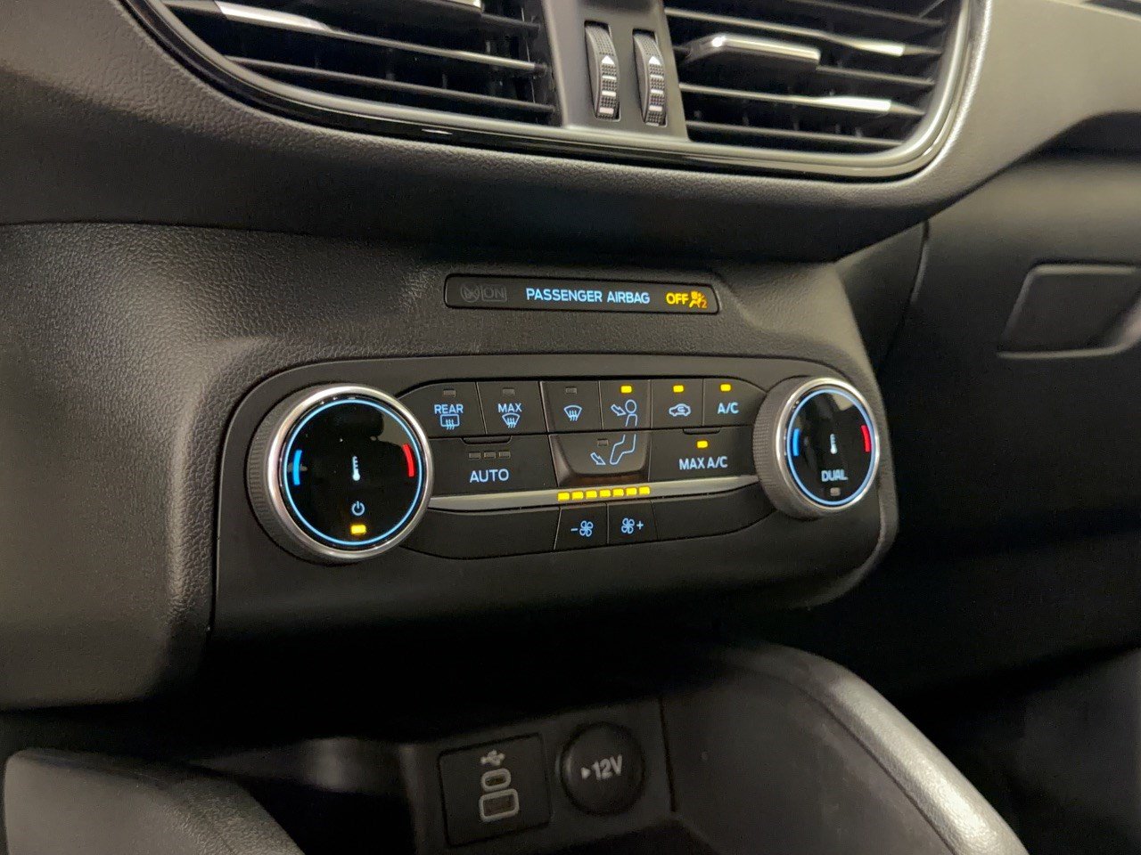 Certified 2025 Ford Escape ST-Line FWD image 22