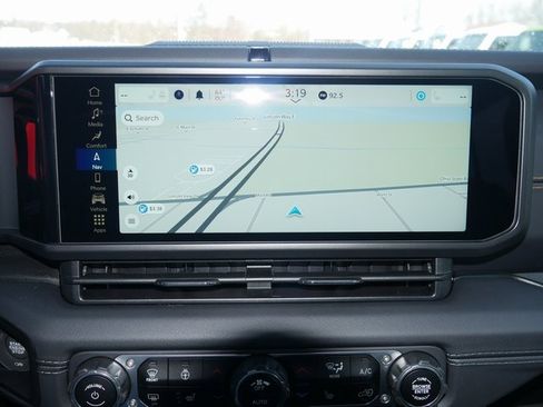 Used 2024 Jeep Wrangler Sahara w/ Technology Group image 5