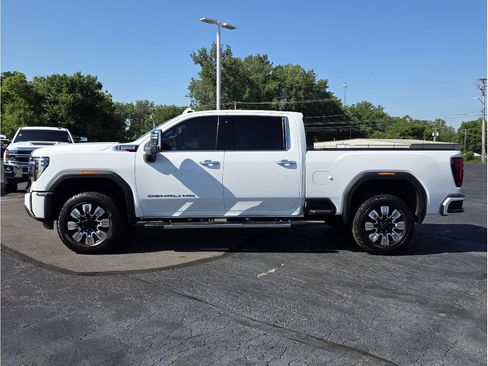 Used 2025 GMC Sierra 2500 Denali w/ Max Trailering Package AWD/4WD image 9