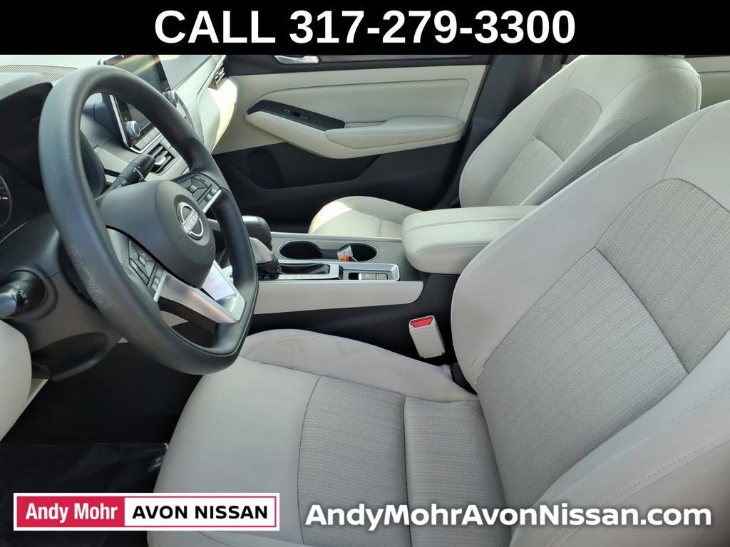 Used 2025 Nissan Altima 2.5 SV AWD/4WD image 18