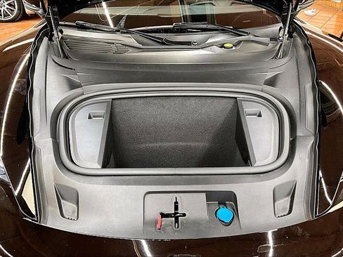 Used 2021 Porsche Taycan image 9