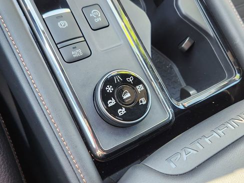 Used 2024 Nissan Pathfinder Rock Creek image 28