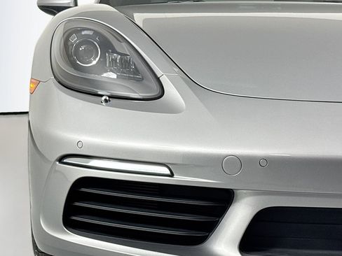 Used 2021 Porsche 718 Cayman image 11