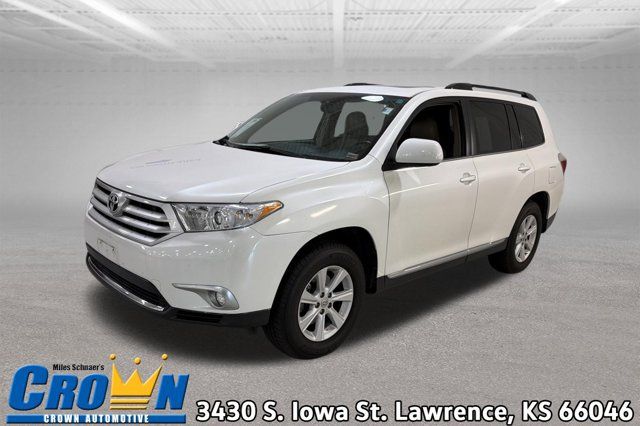 Used 2011 Toyota Highlander SE w/ Tow Pkg AWD/4WD image 1