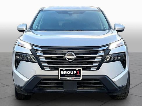 Used 2025 Nissan Rogue SV AWD/4WD image 4