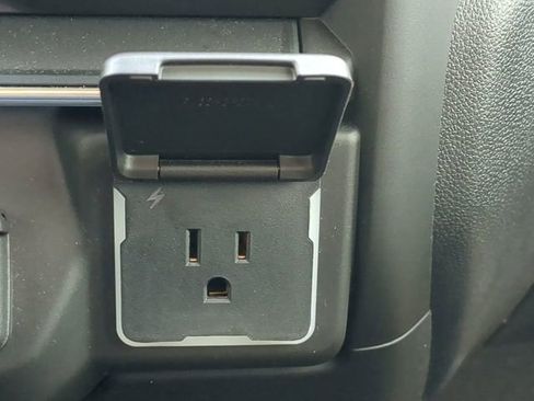 Used 2023 Chevrolet Silverado 1500 Custom image 25