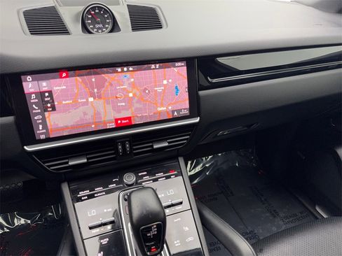 Used 2021 Porsche Cayenne Coupe image 59