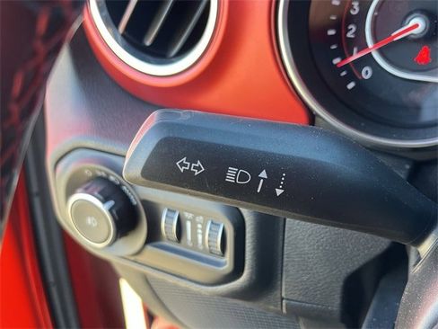 Used 2021 Jeep Wrangler Rubicon image 24