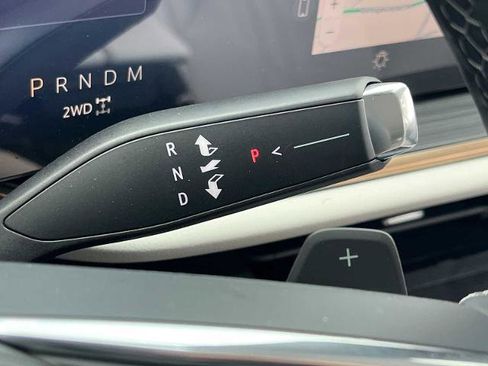 New 2025 Buick Envision Avenir image 12