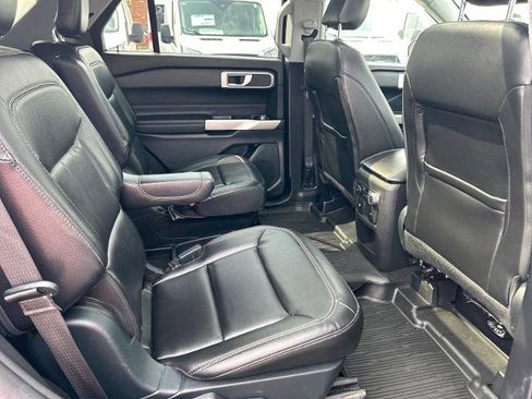 Certified 2021 Ford Explorer XLT w/ Equipment Group 202A AWD/4WD image 22
