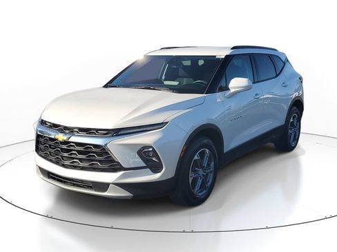 Certified 2024 Chevrolet Blazer LT w/ Convenience Package AWD/4WD image 2