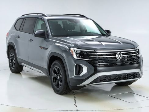 New 2026 Volkswagen Atlas Peak Edition image 15