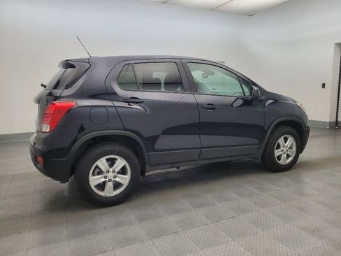 Used 2022 Chevrolet Trax LS w/ Tint and Cruise Package image 10