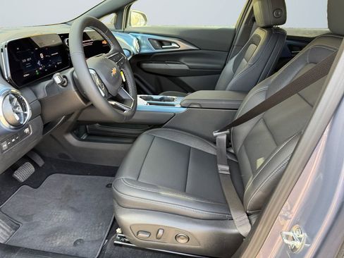 New 2026 Chevrolet Equinox EV LT image 9