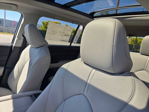 New 2026 Toyota Grand Highlander Limited image 26