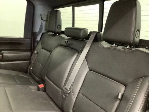 Used 2021 GMC Sierra 2500 SLT w/ SLT Preferred Package image 7