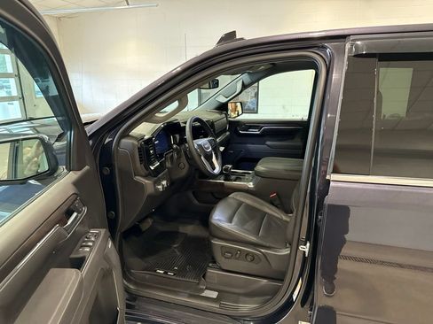 Used 2025 GMC Sierra 1500 SLT AWD/4WD image 22