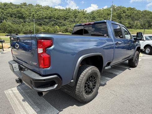 Used 2024 Chevrolet Silverado 2500 ZR2 w/ Technology Package AWD/4WD image 5