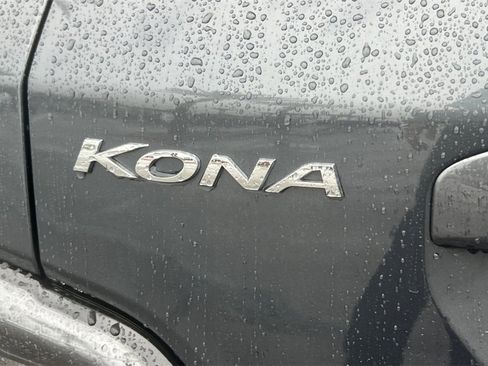 Used 2022 Hyundai Kona Limited w/ Cargo Package image 7