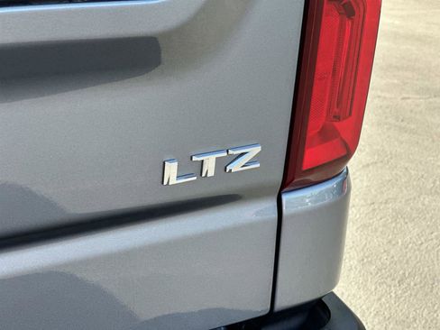 Used 2021 Chevrolet Silverado 1500 LTZ w/ LTZ Premium Package image 7
