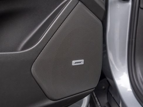 New 2025 Cadillac XT6 Luxury image 16