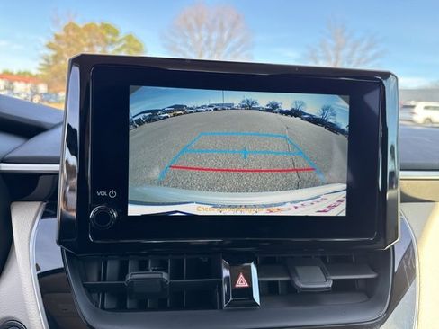 Used 2025 Toyota Corolla LE image 28