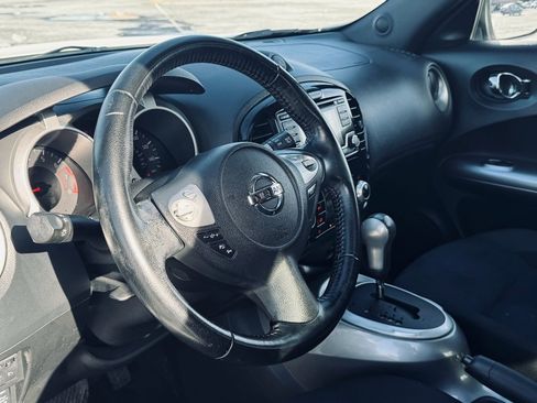 Used 2015 Nissan Juke SV w/ Cold Weather Package image 9