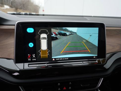 Used 2025 Volkswagen Atlas SE image 38