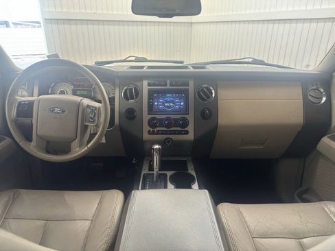Used 2011 Ford Expedition XLT image 16