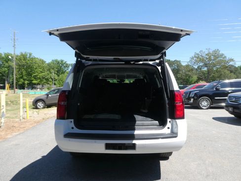 Used 2020 Chevrolet Suburban LT AWD/4WD image 7