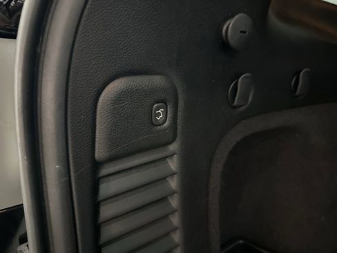 Used 2019 Jeep Grand Cherokee Limited AWD/4WD image 17