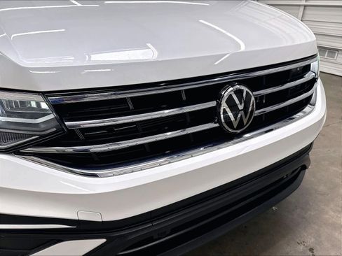 Used 2023 Volkswagen Tiguan SE FWD image 36