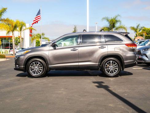 Certified 2019 Toyota Highlander XLE FWD image 4