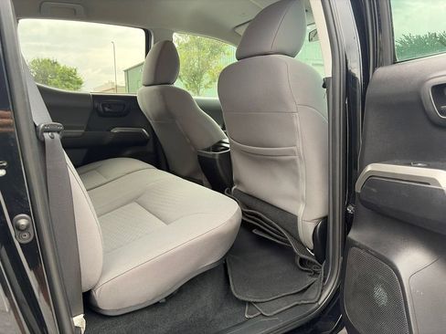 Used 2020 Toyota Tacoma SR5 w/ SR5 Appearance Package (SM) RWD image 13