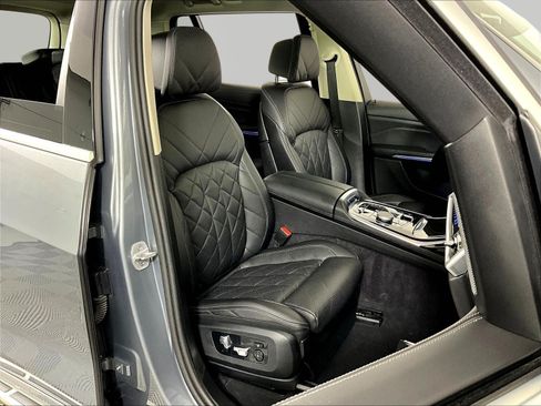 Used 2024 BMW X7 xDrive40i AWD/4WD image 29