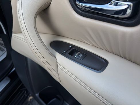 Used 2024 Nissan Armada SL w/ Captain's Chairs Package image 20