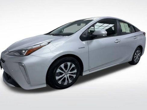 Certified 2021 Toyota Prius LE AWD/4WD image 5