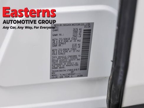 Used 2024 Nissan Pathfinder SV w/ SV Premium Package AWD/4WD image 39