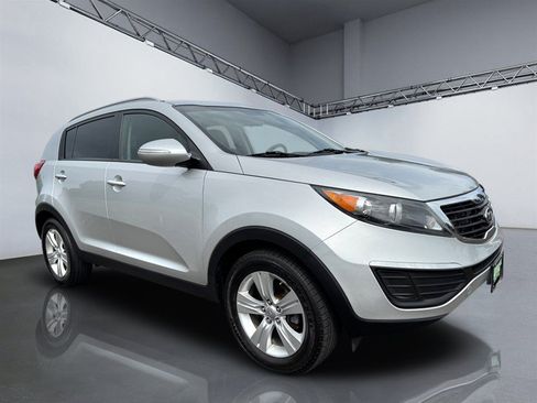 Used 2011 Kia Sportage LX w/ Convenience Pkg FWD image 8