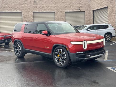 Used 2022 Rivian R1S Launch Edition image 3