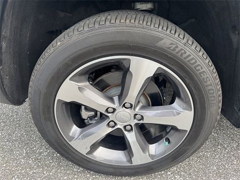 Used 2024 Jeep Grand Cherokee L Limited w/ Trailer Tow Package image 18