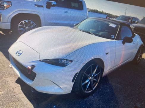 Used 2020 MAZDA MX-5 Miata Sport image 12
