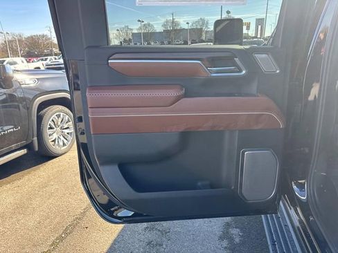 New 2026 GMC Sierra 2500 Denali Ultimate w/ LPO, Black Badging Package image 14